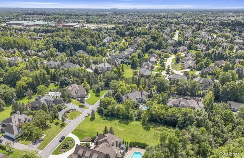 18197 Shelley Pond Court Northville City, MI 48168
