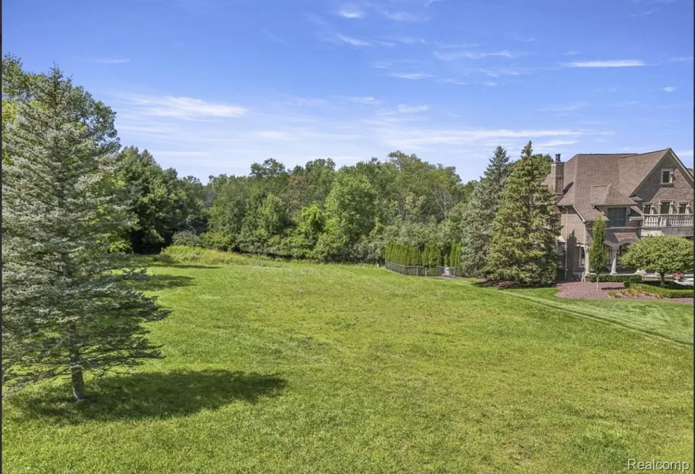 18197 Shelley Pond Court Northville City, MI 48168