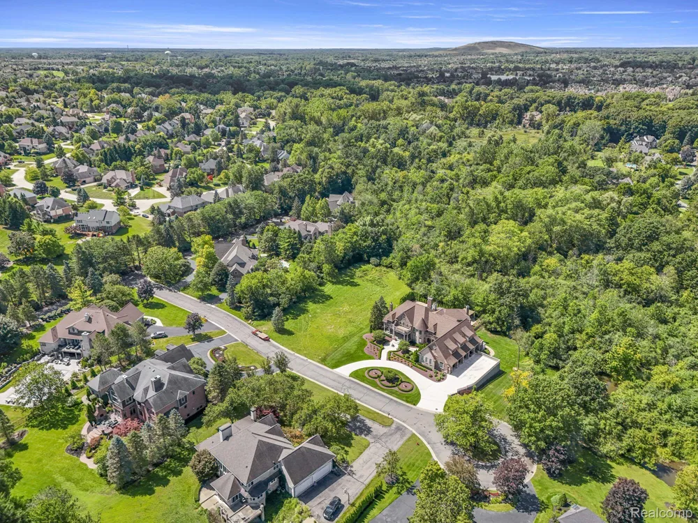 18197 Shelley Pond Court Northville City, MI 48168