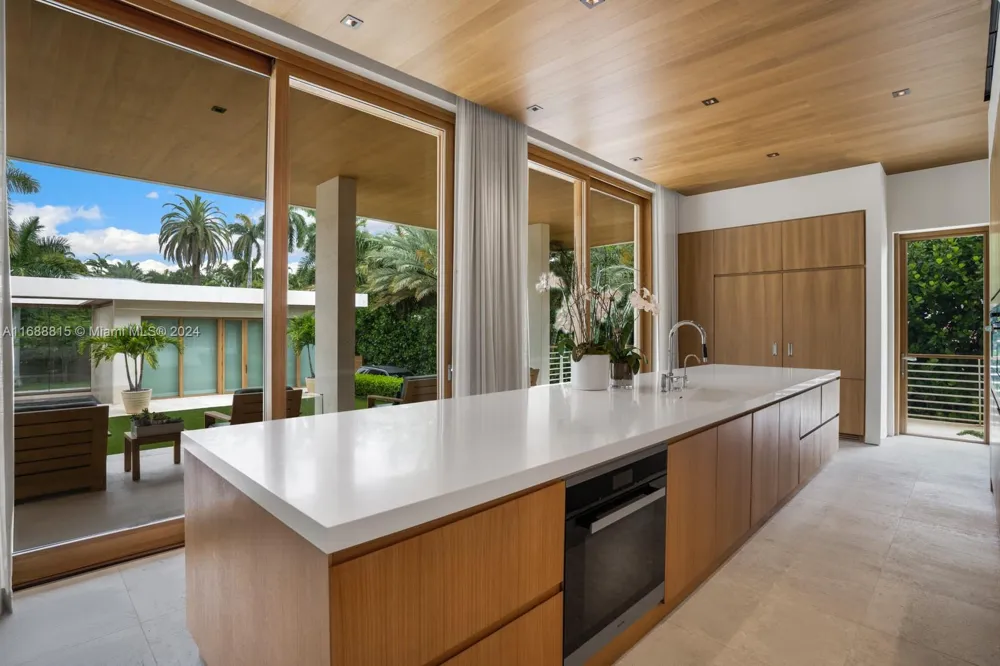 1510 W 25th St Miami Beach, FL 33140