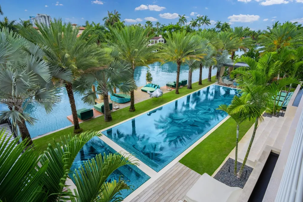 1510 W 25th St Miami Beach, FL 33140