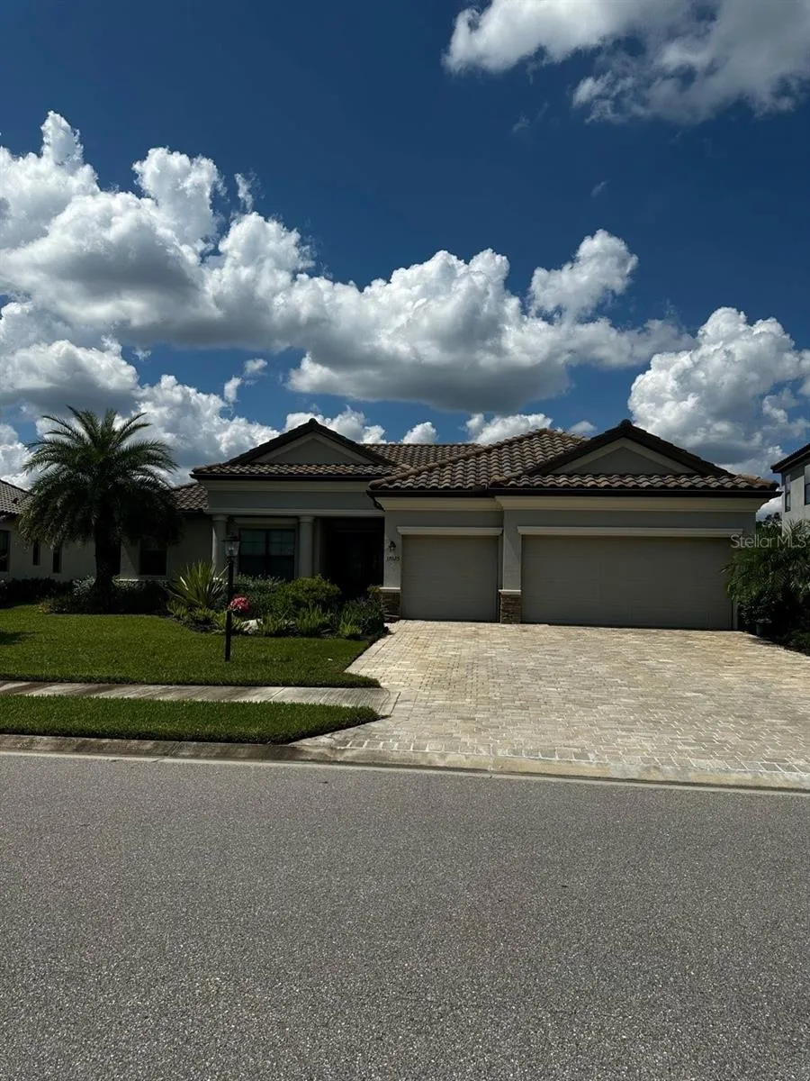 17025 POLO TRAIL Bradenton, FL 34211