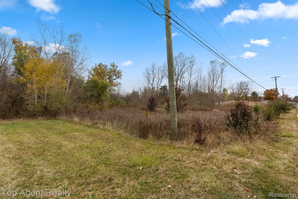 433 Rochester Road Leonard Village, MI 48367