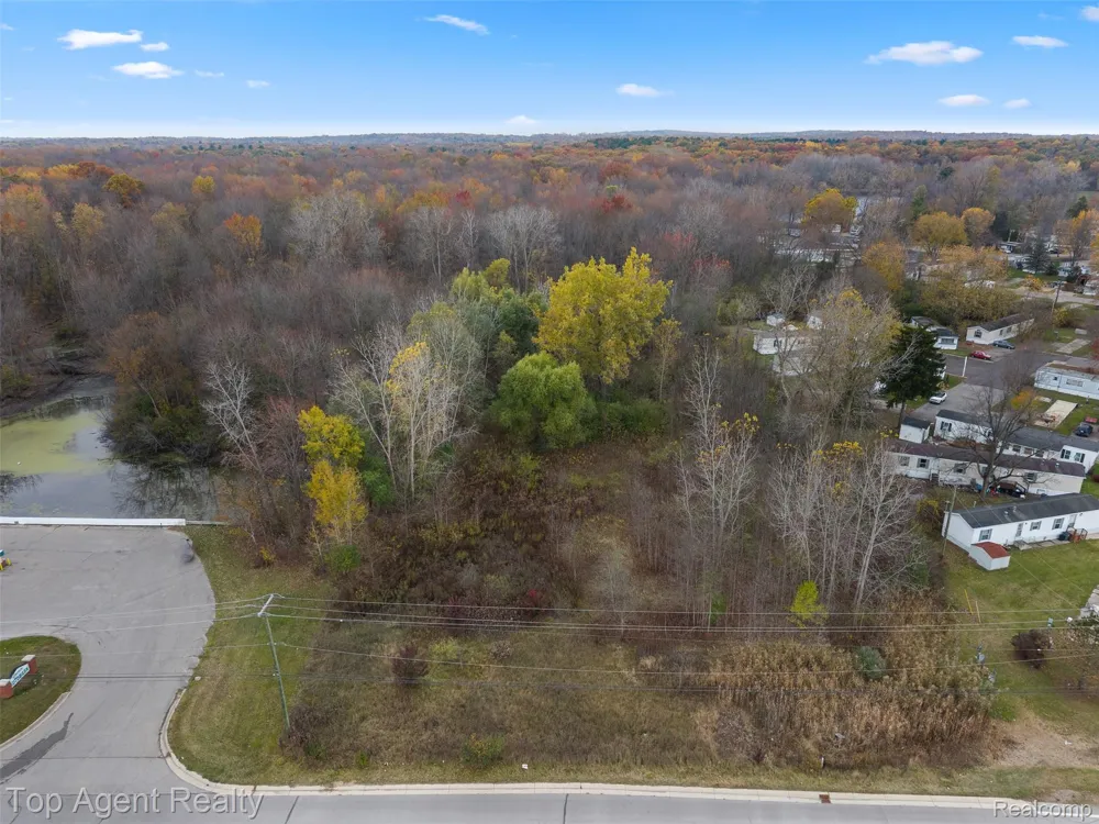 433 Rochester Road Leonard Village, MI 48367