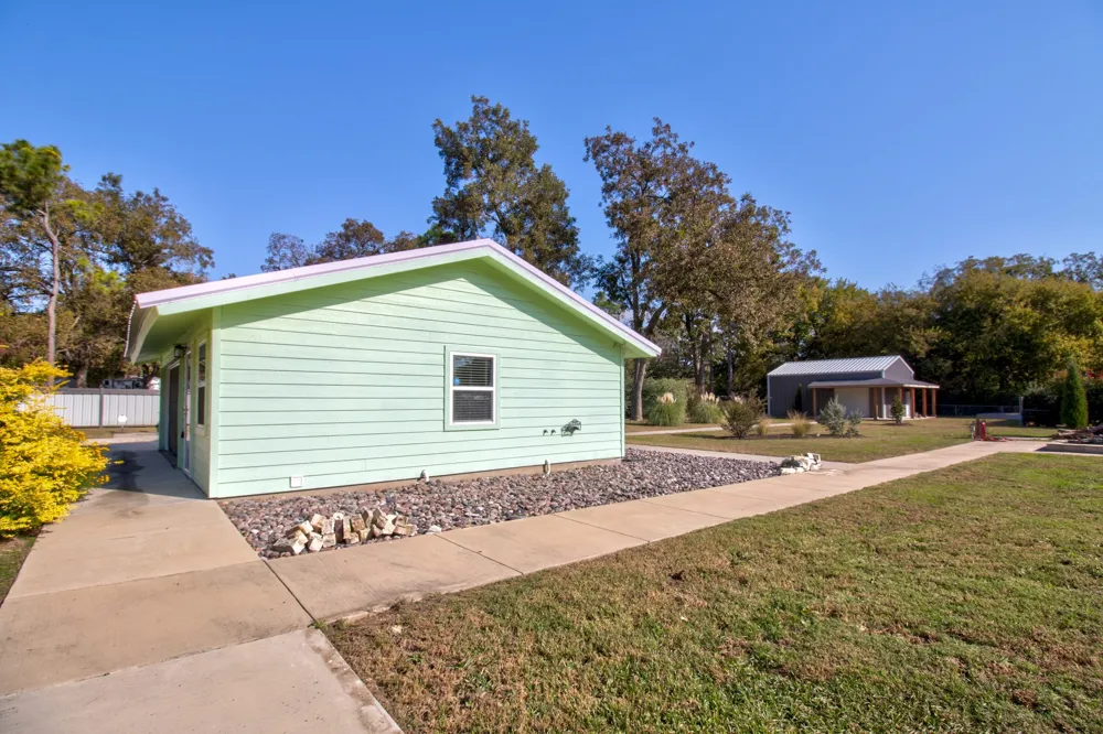 227 Newcastle Drive Gordonville, TX 76245