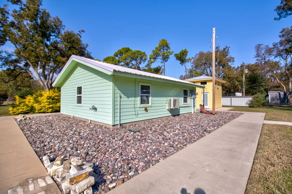 227 Newcastle Drive Gordonville, TX 76245