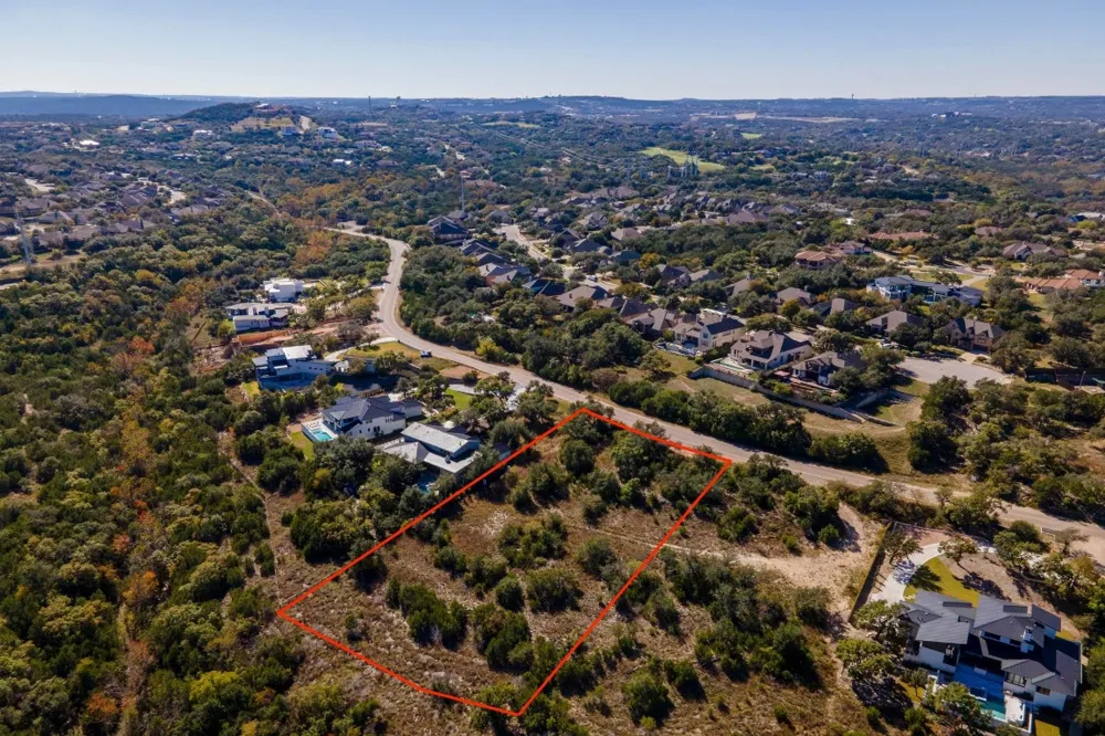 16126 Clara Van Street Lakeway, TX 78734