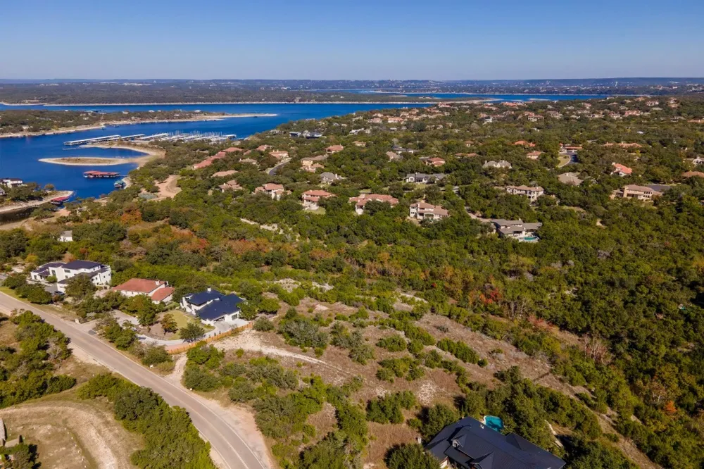 16126 Clara Van Street Lakeway, TX 78734