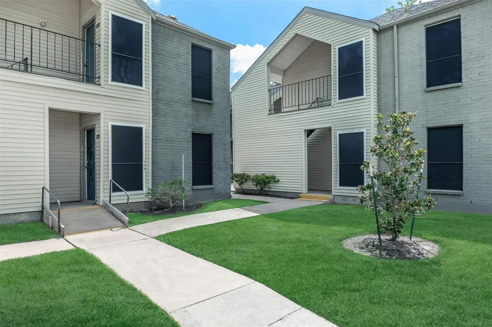 1111 W Main Street #1802 League City, TX 77573