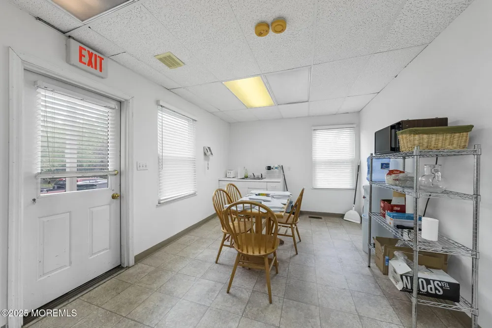 59 Avenue At The Common #101/102 Shrewsbury, NJ 07702