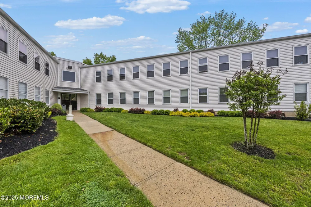 59 Avenue At The Common #101/102 Shrewsbury, NJ 07702