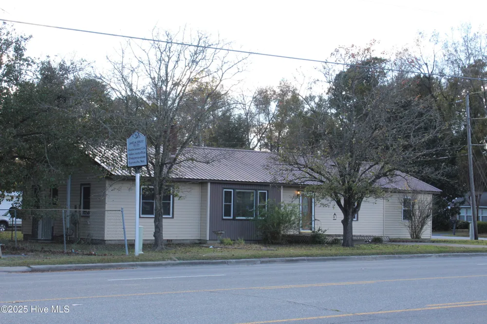 513 W Main Street Beulaville, NC 28518