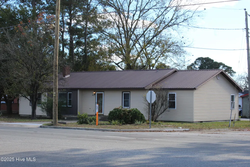 513 W Main Street Beulaville, NC 28518