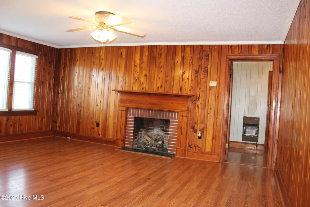 513 W Main Street Beulaville, NC 28518