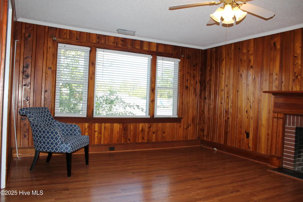 513 W Main Street Beulaville, NC 28518