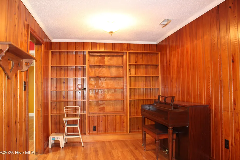 513 W Main Street Beulaville, NC 28518
