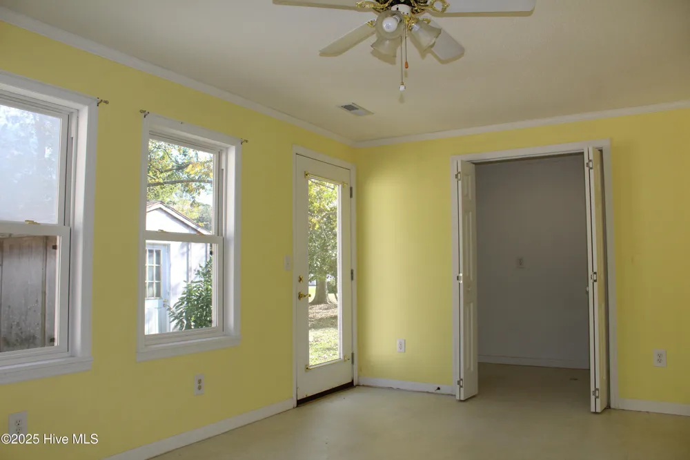 513 W Main Street Beulaville, NC 28518