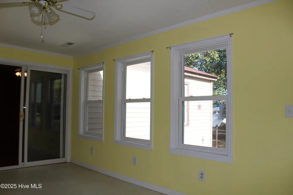 513 W Main Street Beulaville, NC 28518
