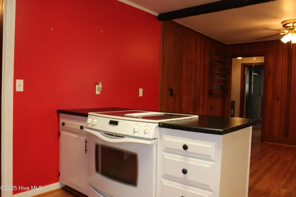 513 W Main Street Beulaville, NC 28518