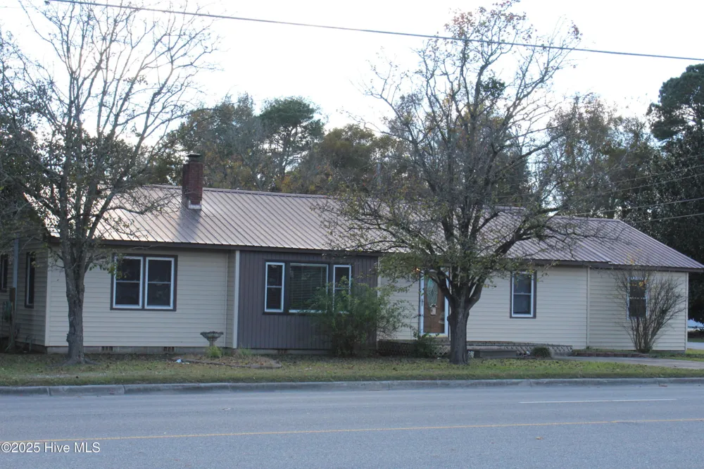 513 W Main Street Beulaville, NC 28518