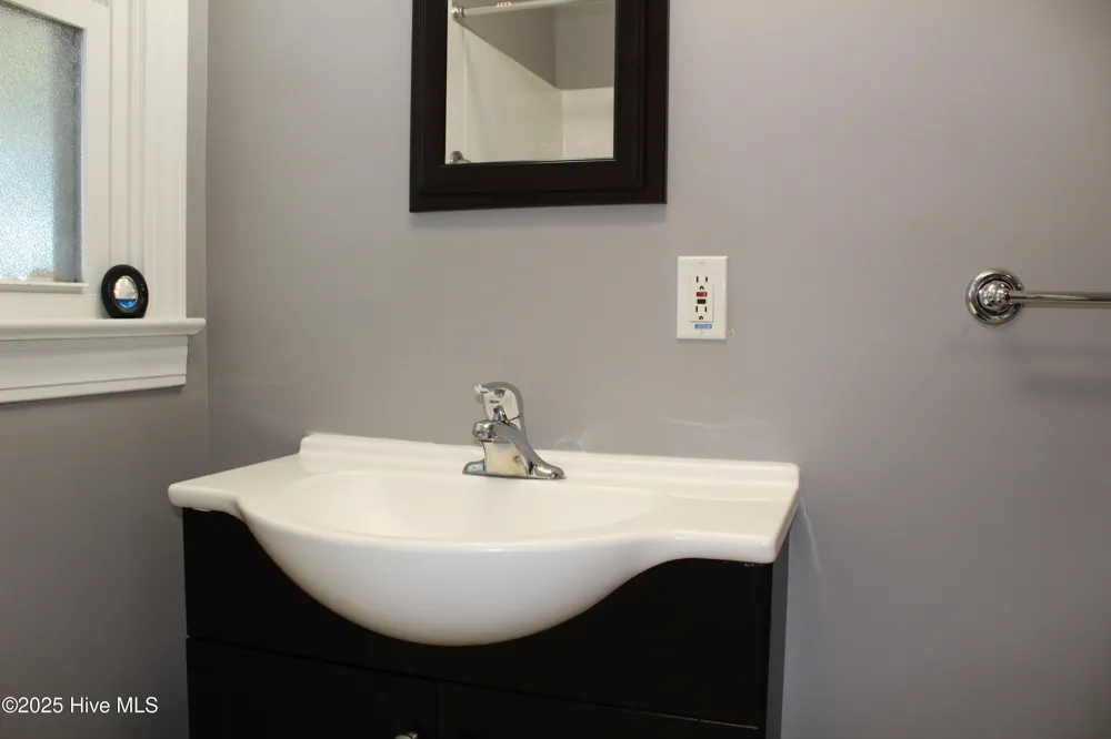 513 W Main Street Beulaville, NC 28518