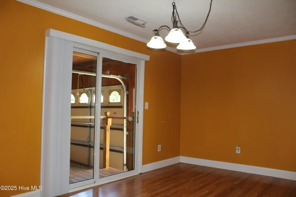 513 W Main Street Beulaville, NC 28518