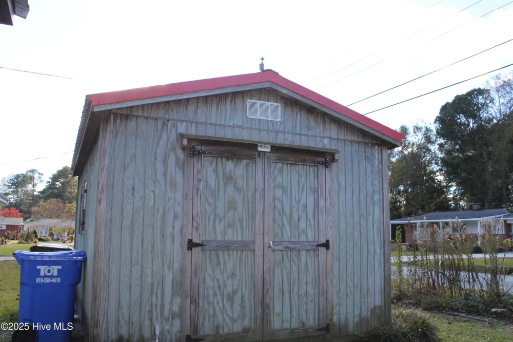 513 W Main Street Beulaville, NC 28518