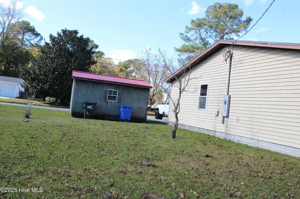 513 W Main Street Beulaville, NC 28518