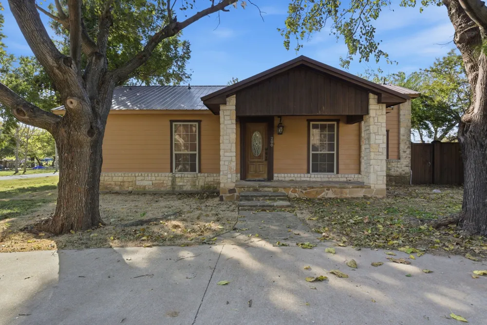 200 Elm Lane Tolar, TX 76476