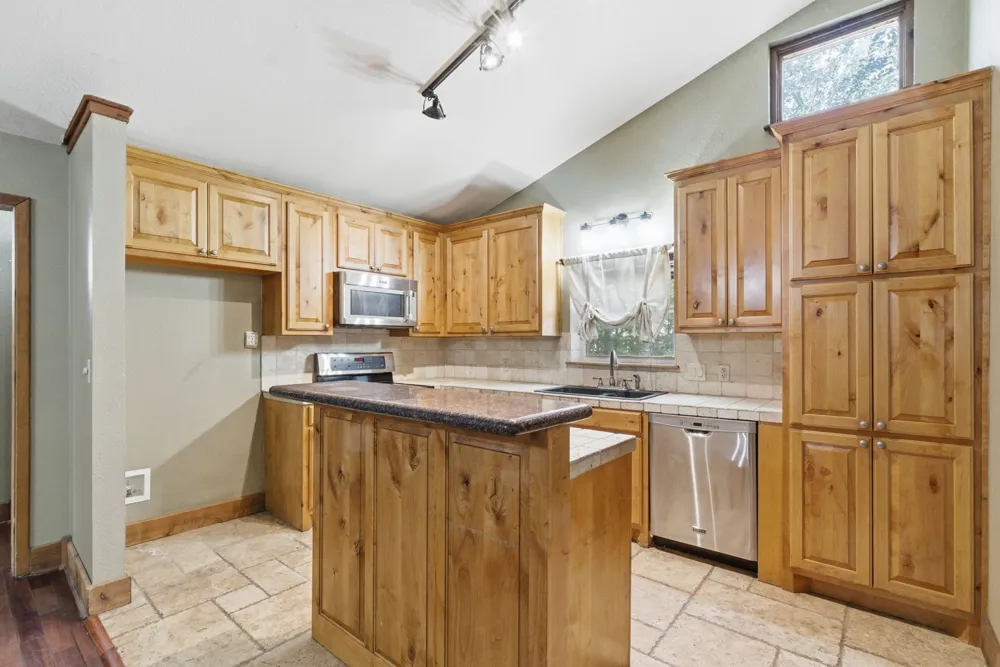 200 Elm Lane Tolar, TX 76476