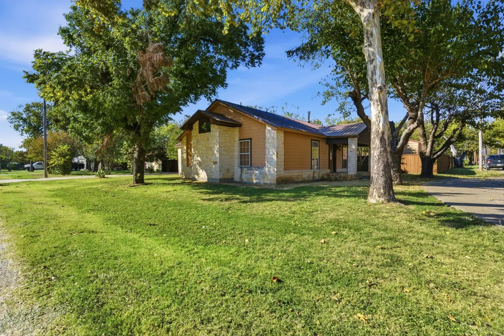 200 Elm Lane Tolar, TX 76476
