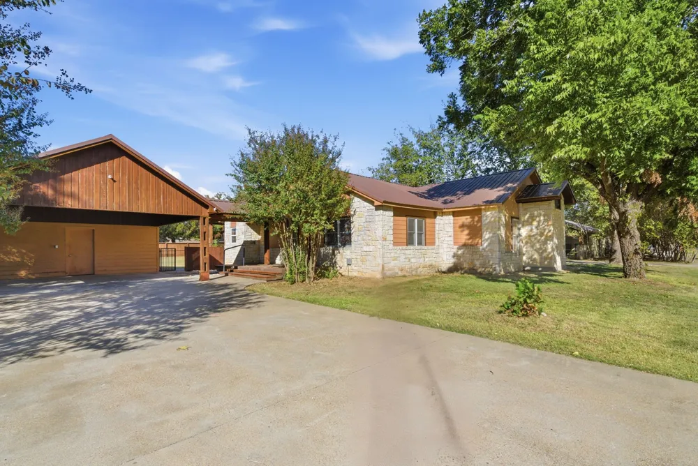 200 Elm Lane Tolar, TX 76476