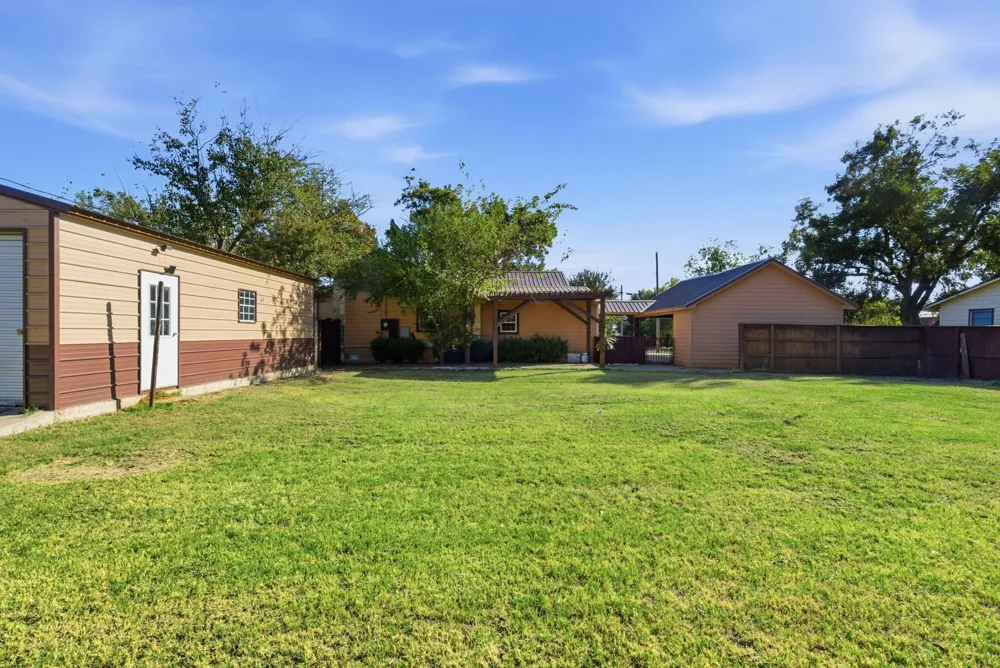 200 Elm Lane Tolar, TX 76476