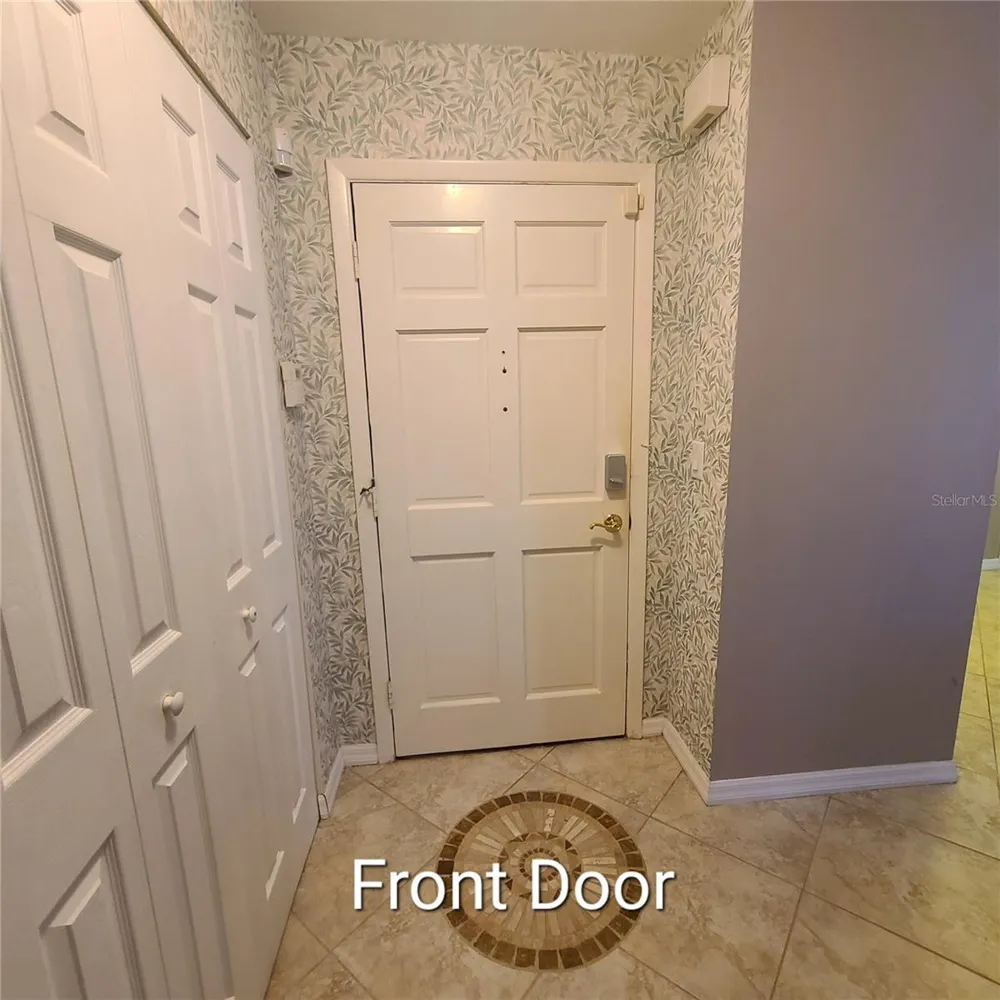220 BUTTONWOOD CIRCLE #220 Seminole, FL 33777
