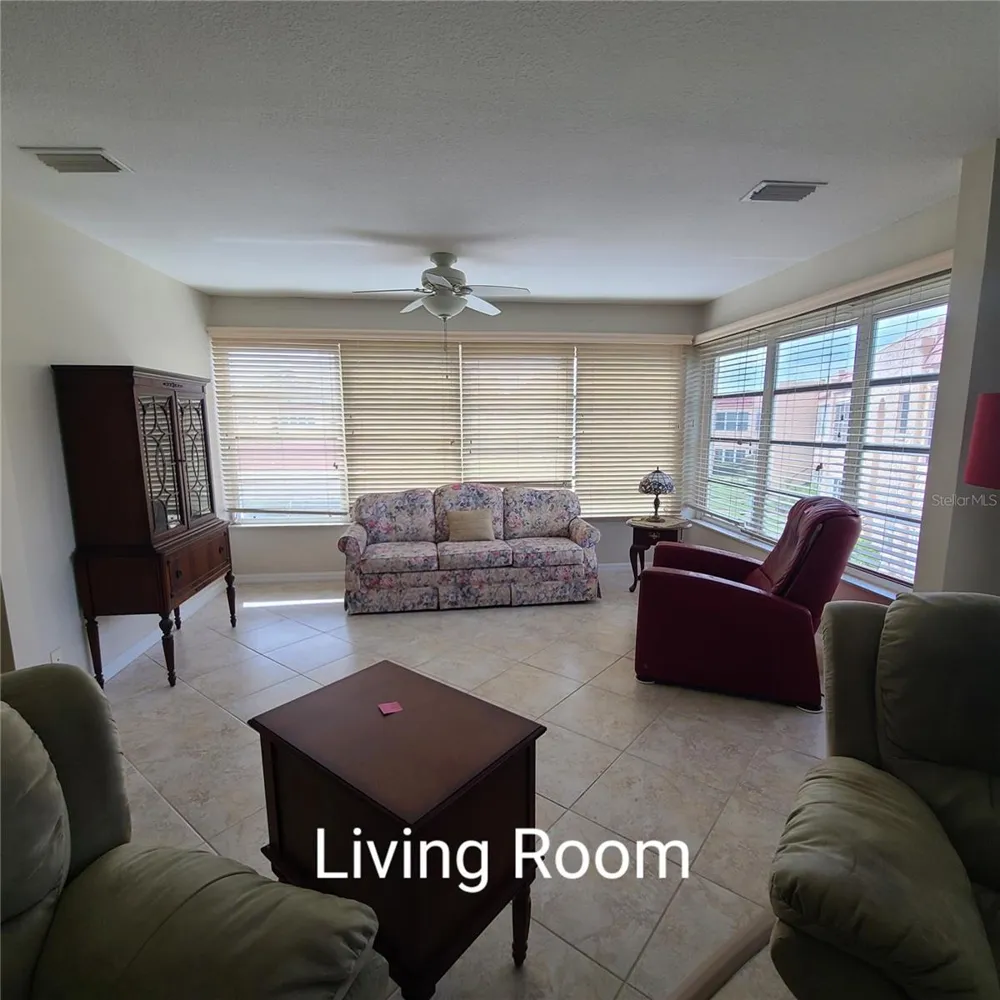 220 BUTTONWOOD CIRCLE #220 Seminole, FL 33777