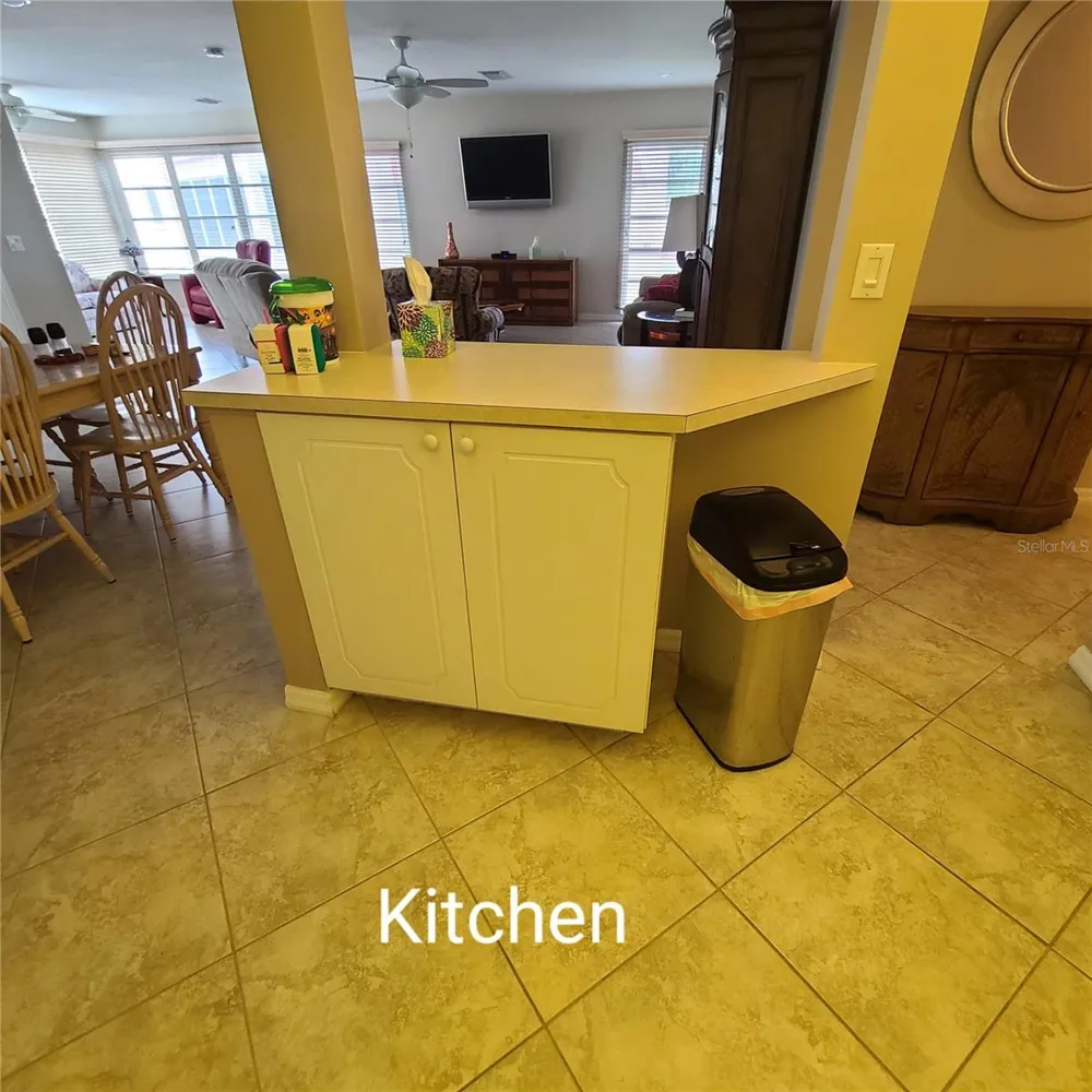 220 BUTTONWOOD CIRCLE #220 Seminole, FL 33777