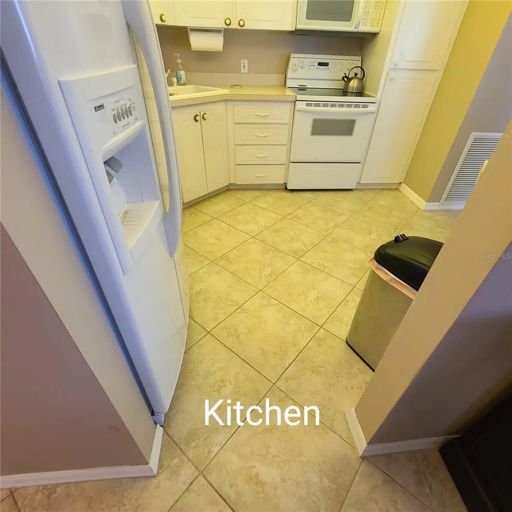 220 BUTTONWOOD CIRCLE #220 Seminole, FL 33777