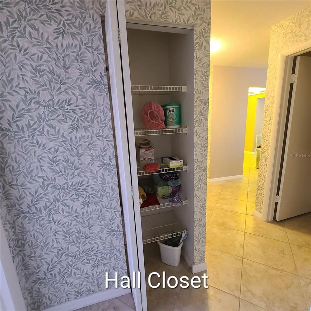 220 BUTTONWOOD CIRCLE #220 Seminole, FL 33777