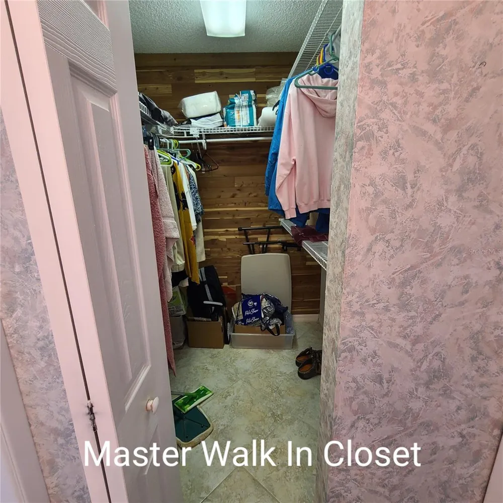 220 BUTTONWOOD CIRCLE #220 Seminole, FL 33777