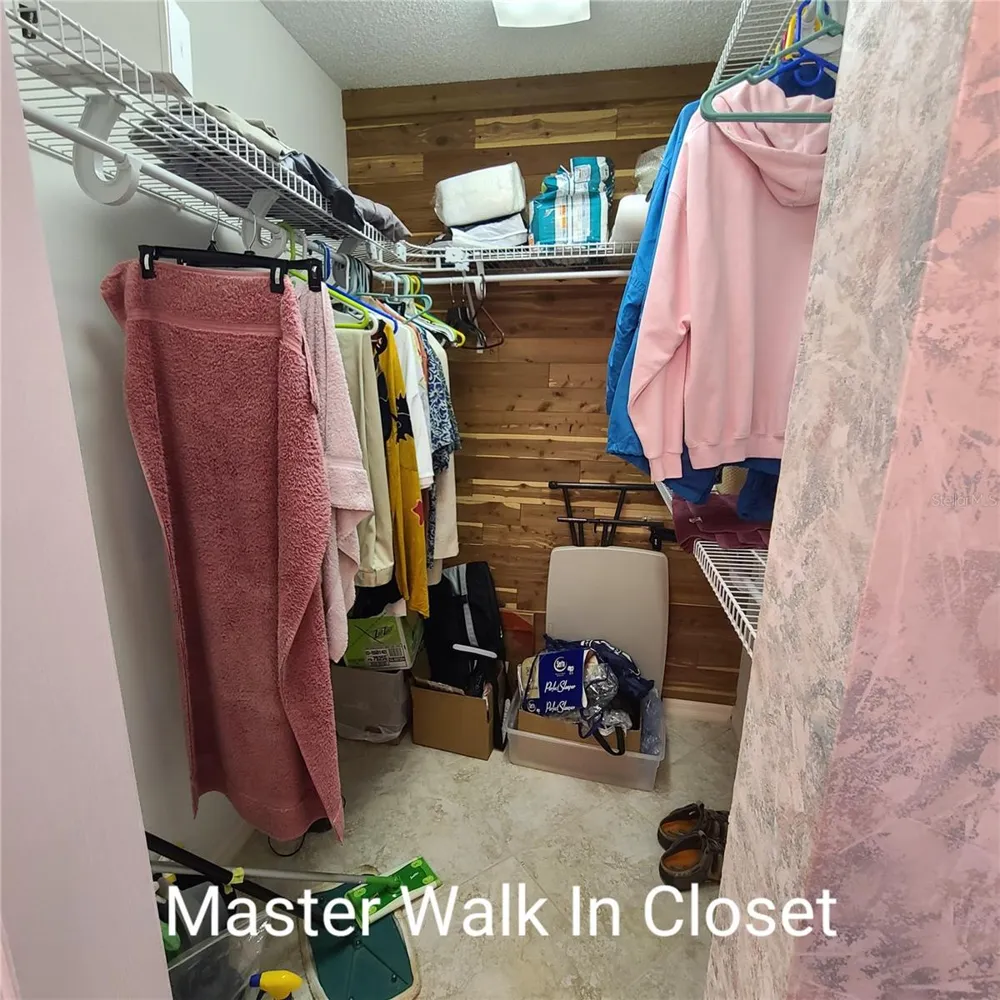 220 BUTTONWOOD CIRCLE #220 Seminole, FL 33777