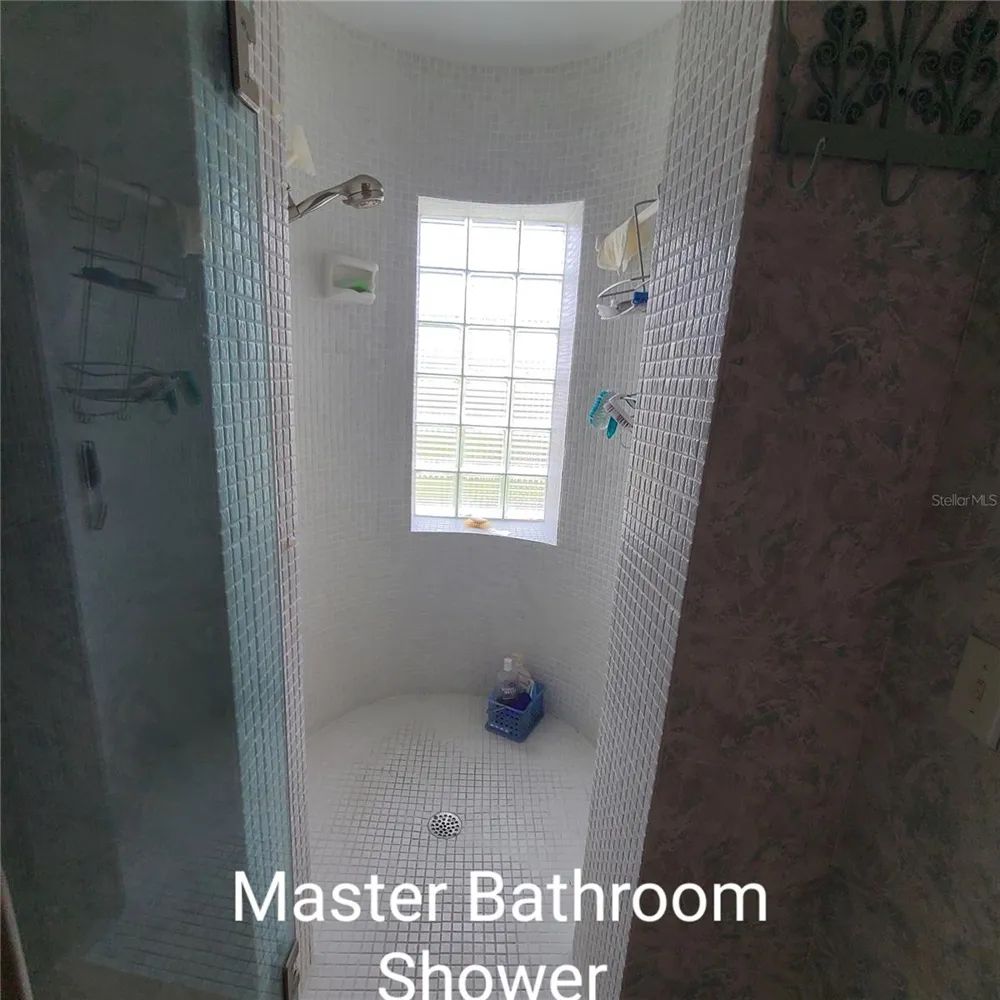 220 BUTTONWOOD CIRCLE #220 Seminole, FL 33777
