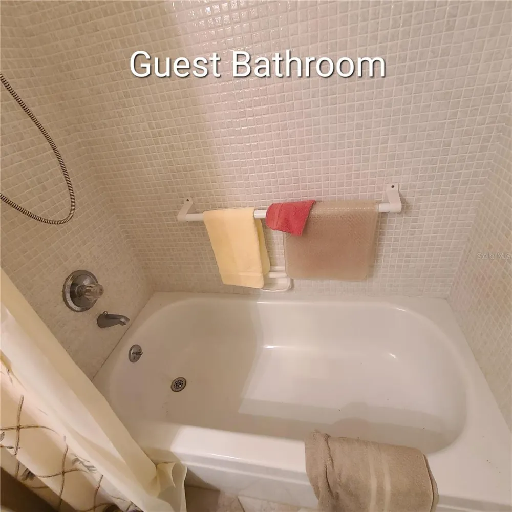 220 BUTTONWOOD CIRCLE #220 Seminole, FL 33777