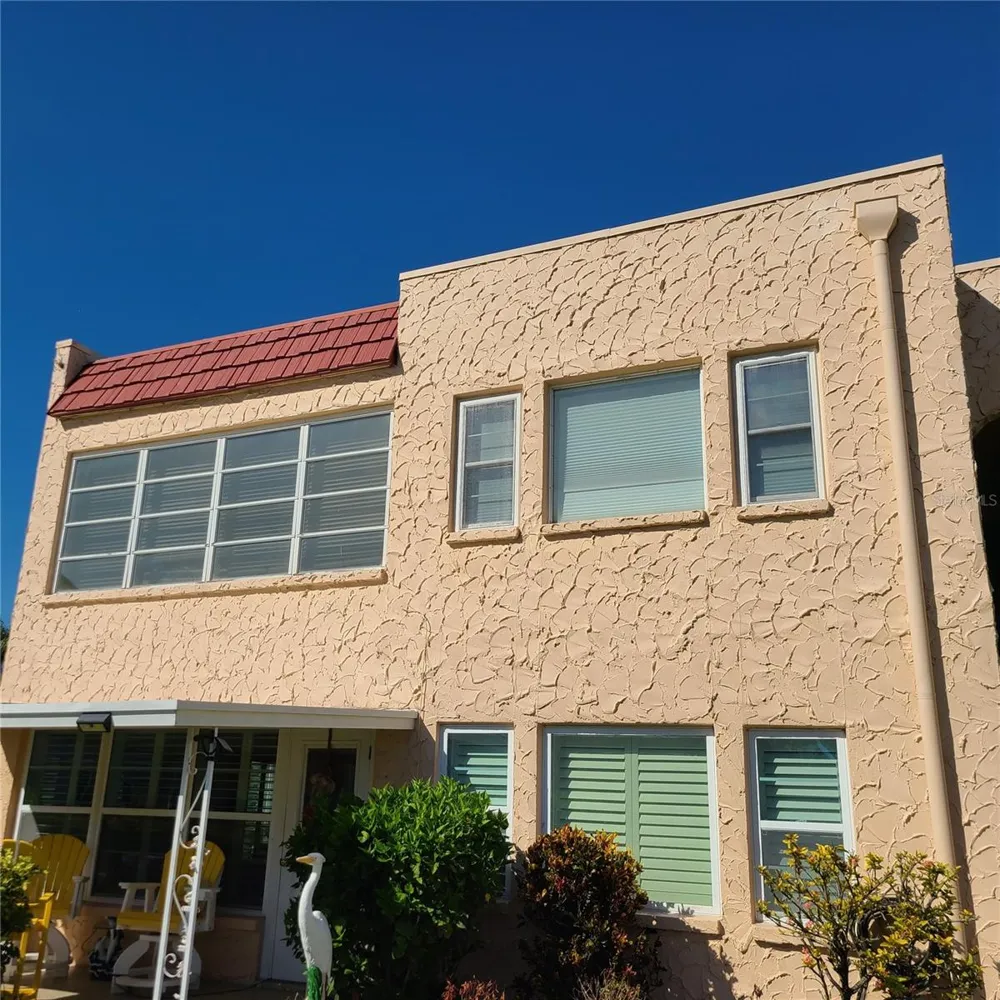 220 BUTTONWOOD CIRCLE #220 Seminole, FL 33777