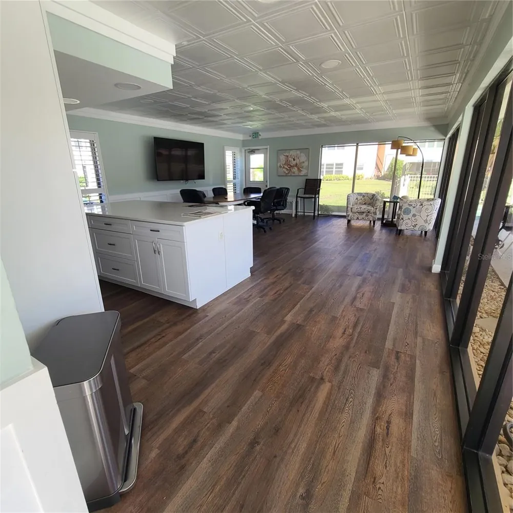 220 BUTTONWOOD CIRCLE #220 Seminole, FL 33777