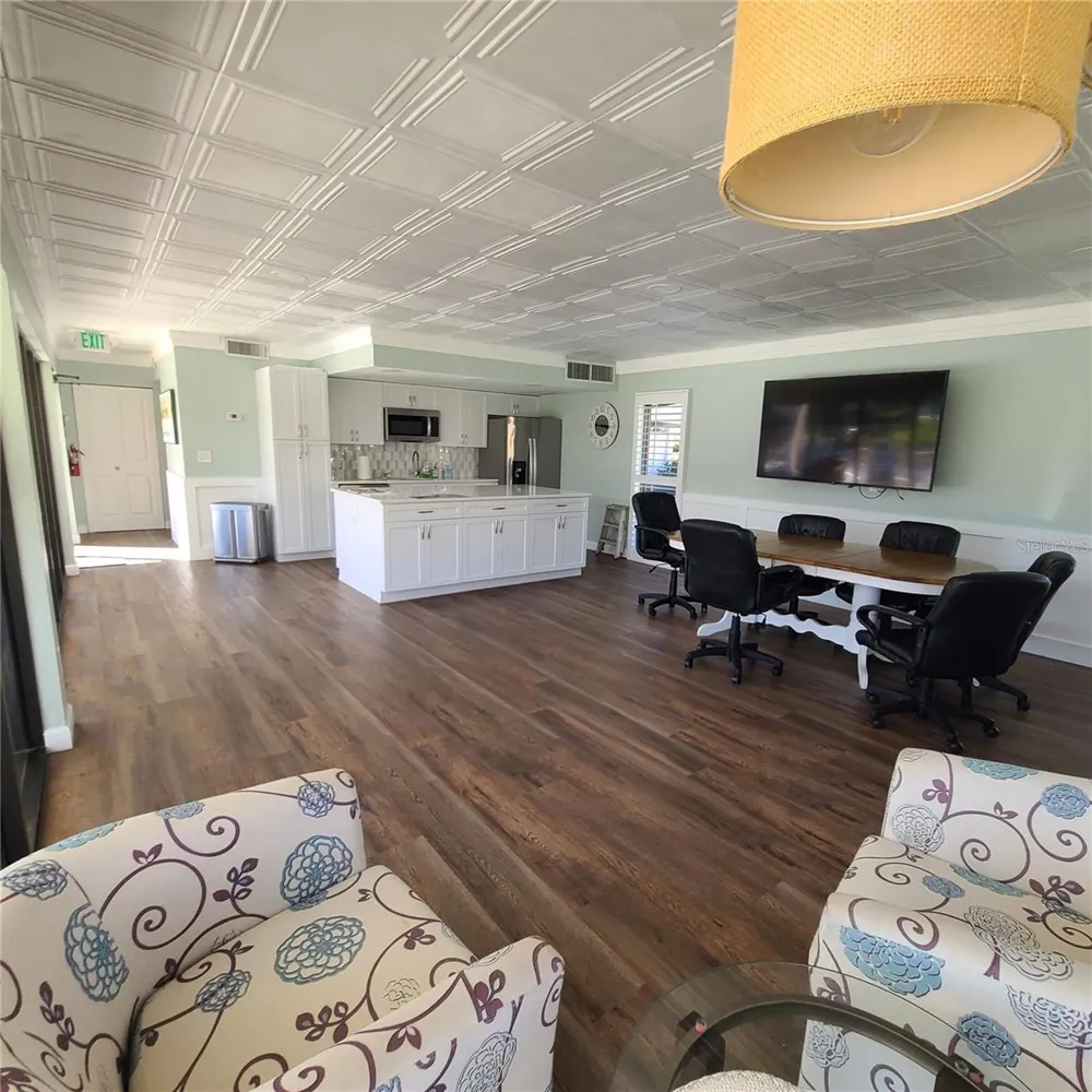 220 BUTTONWOOD CIRCLE #220 Seminole, FL 33777