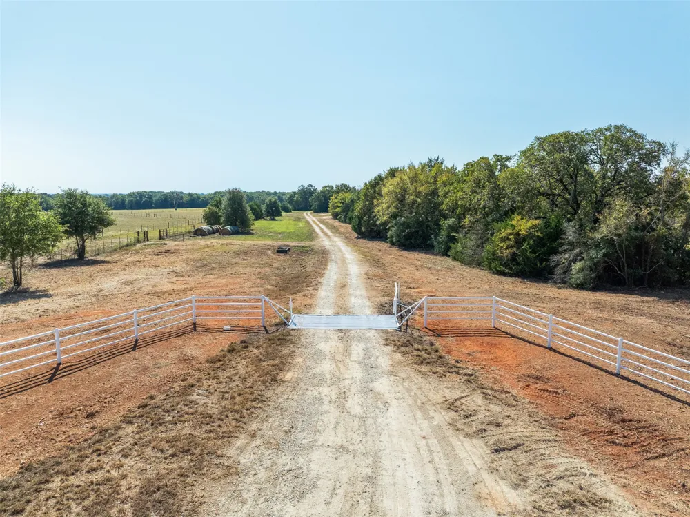 LCR 800 Groesbeck, TX 76642