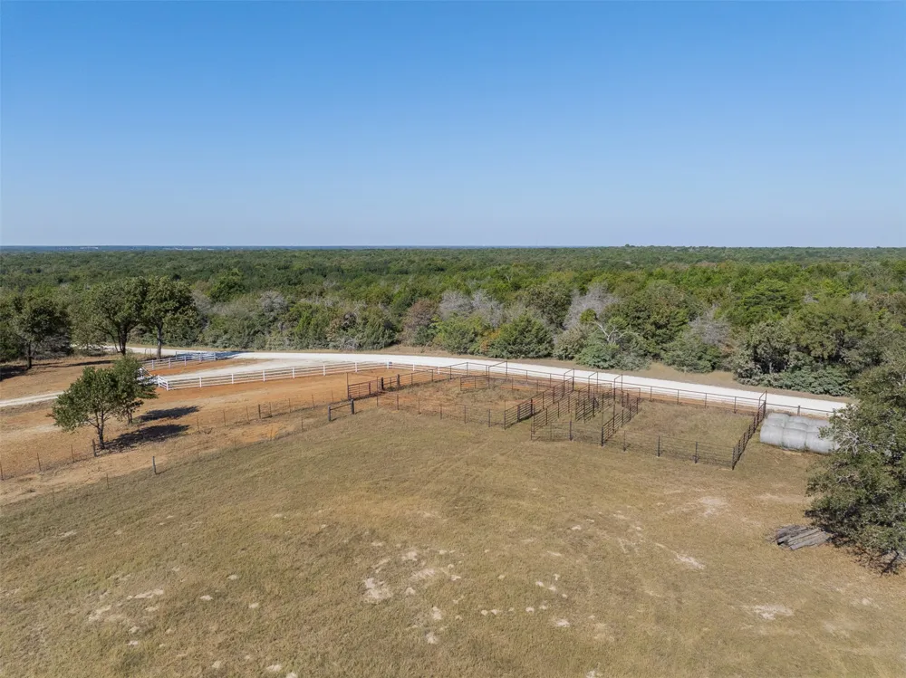 LCR 800 Groesbeck, TX 76642