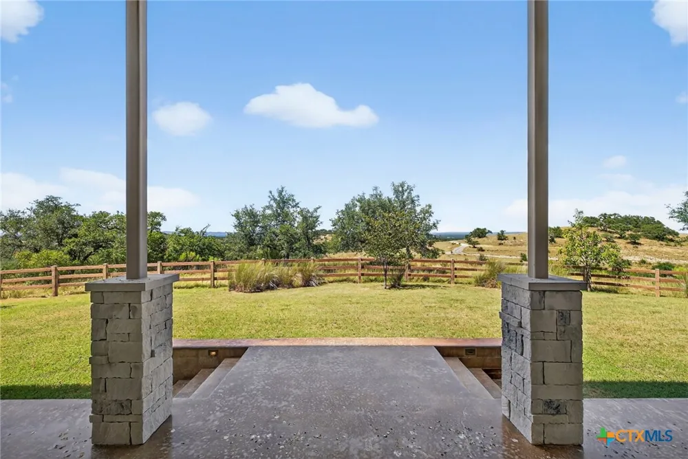 353 Agarita Way Johnson City, TX 78636