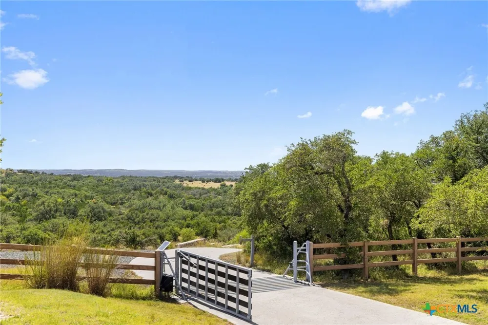 353 Agarita Way Johnson City, TX 78636