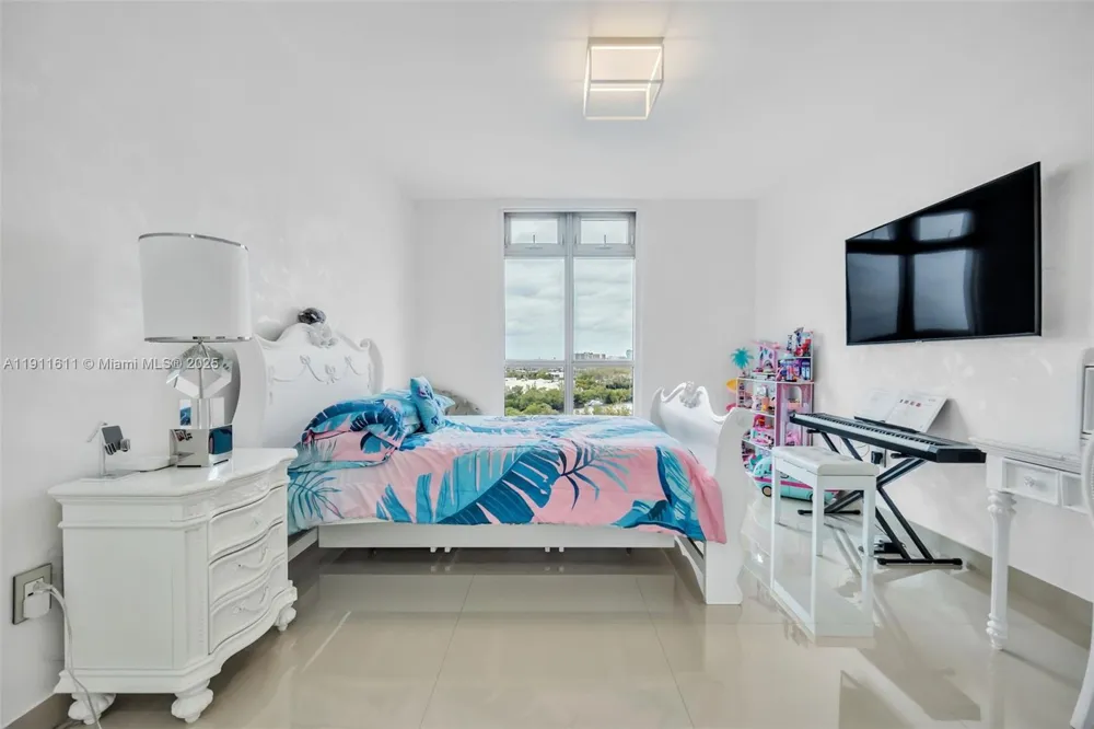 17301 Biscayne Blvd #910 North Miami Beach, FL 33160